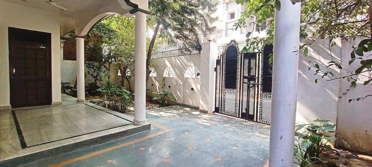 Private Cozy In A ! Lucknow